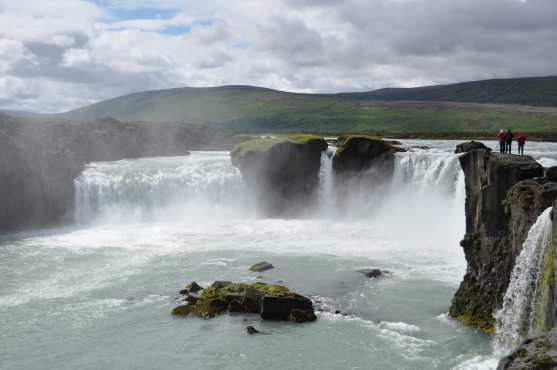 De Goðafoss waterval