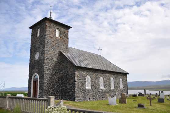 Het stenen kerkje van Þingeyrar, de Þingeyrarkirkja