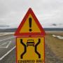 Bord om te waarschuwen voor een éénbaansbrug