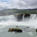 De Goðafoss waterval is één van de bekendste watervallen van IJsland